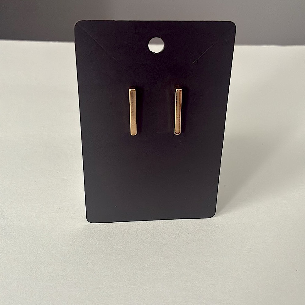 🖤✨Gold Bar Stud Earrings